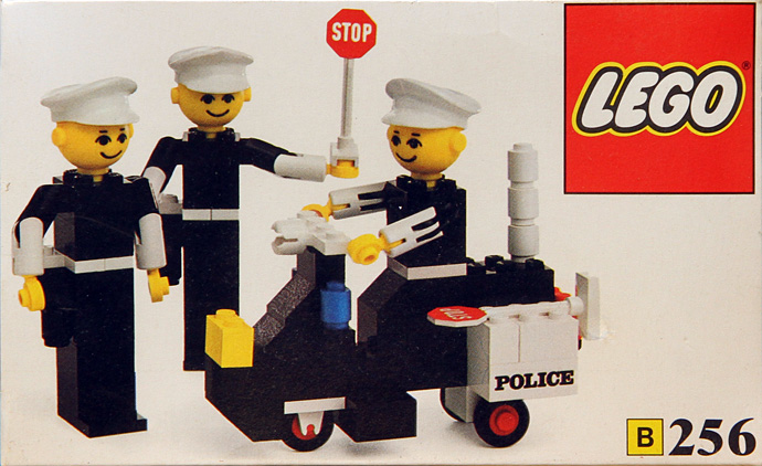 Конструктор LEGO (ЛЕГО) Building Set with People 256 Police Officers and Motorcycle